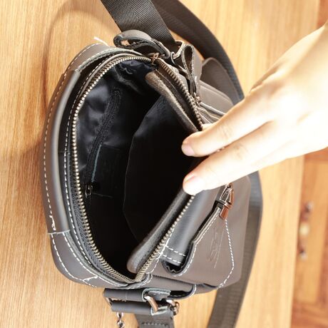 Δερμάτινο τσαντάκι ώμου Bull Captain  DJB 039 μαύρο