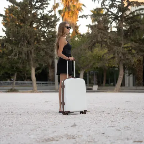 Βαλίτσα μεσαία 20 κιλών Newcom PC N1488/60 white