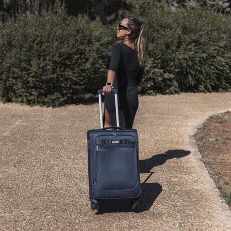 Βαλίτσα trolley Cardinal μεσαία 3300/60cm σκούρο μπλέ