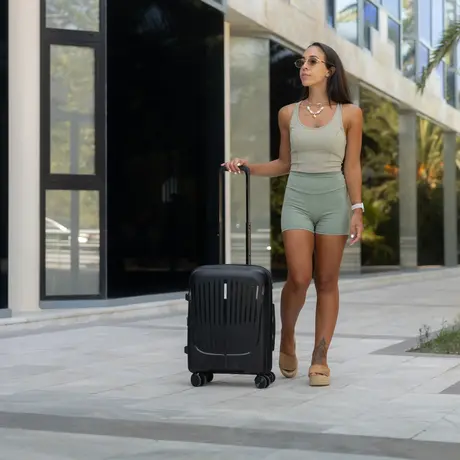 Βαλίτσα καμπίνας με αποσπόμενα ροδάκια Cardinal 4005/55 μαύρο