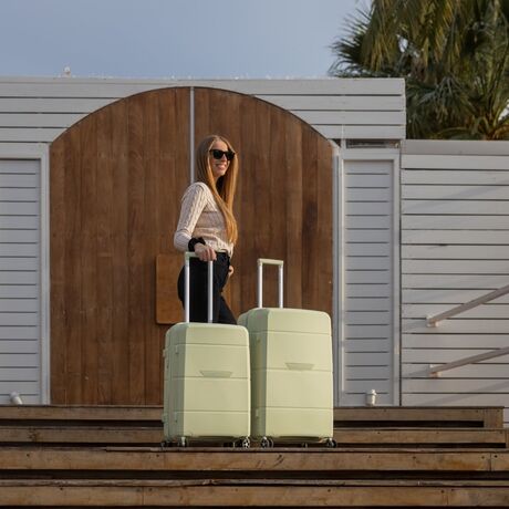 Βαλίτσα σκληρή Newcom (PP) μεσαία μεγάλη N1595 Πράσινο