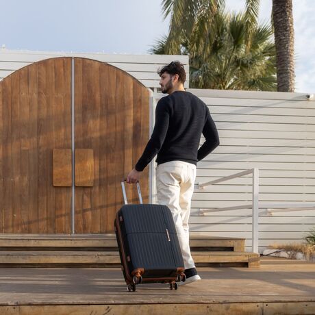 Βαλίτσα σκληρή μεσαία Newcom (PP) N1596/60 μαύρο